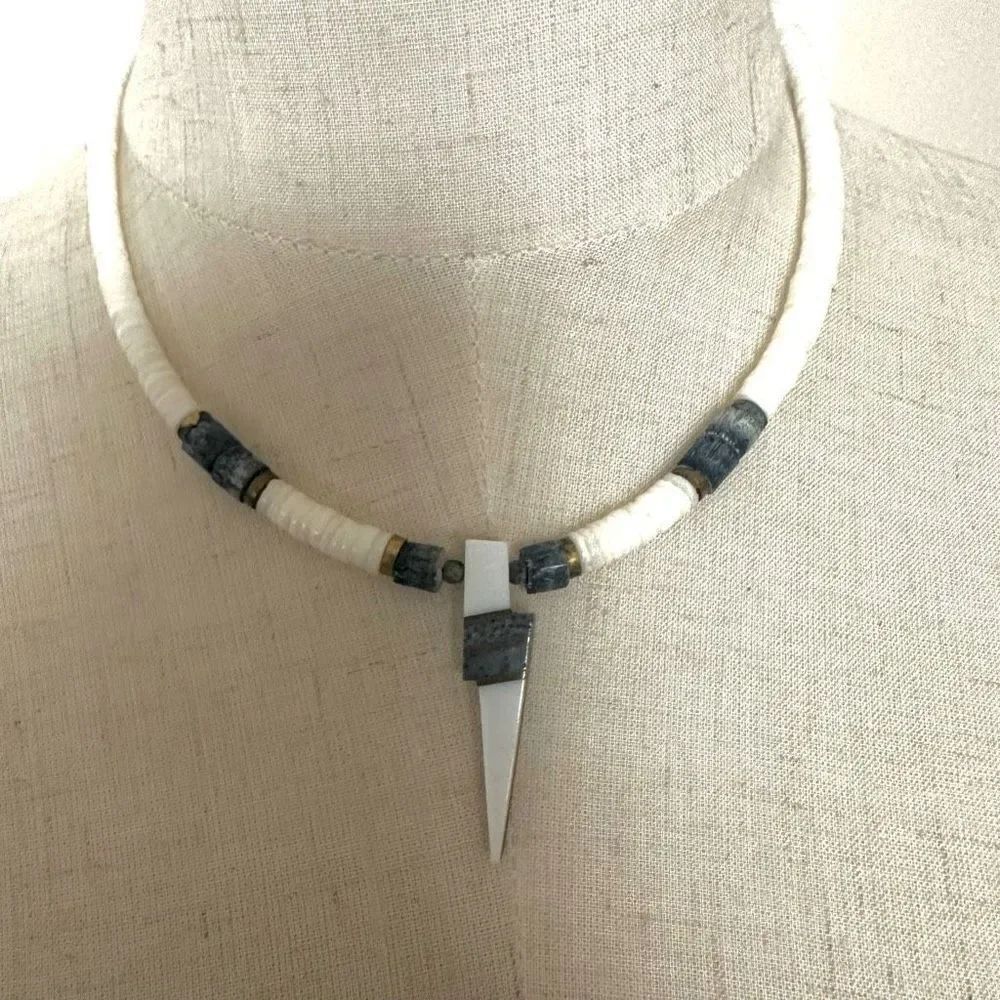 Vintage Heishi white and blue pendant necklace